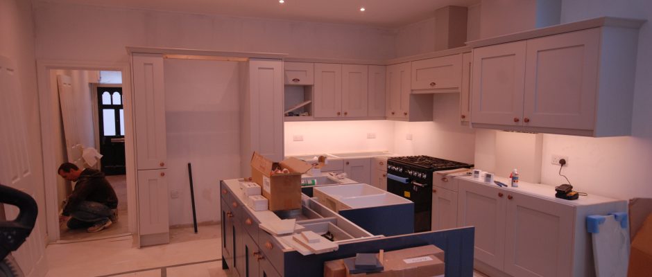 Fitting the new kitchen for this Earlsfield project...